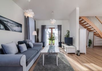 Rodinný dům k pronájmu, Dobrá