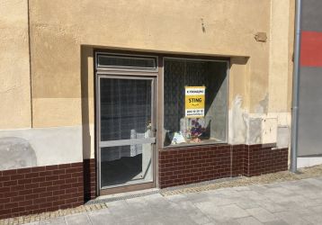 Komerční nemovitost k pronájmu, Uherský Ostroh