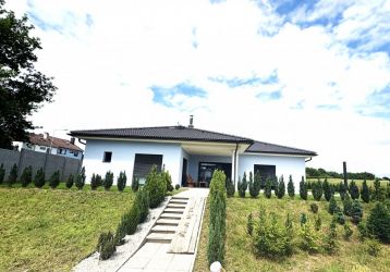 Rodinný dům na prodej, Lišov