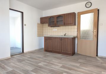 Rodinný dům na prodej, Jimramov / Benátky