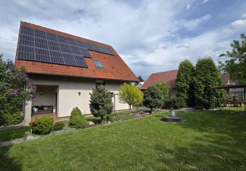 Rodinný dům k pronájmu, Hostašovice