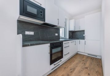 Byt 2+kk k pronájmu, Opatovice nad Labem / Žákova