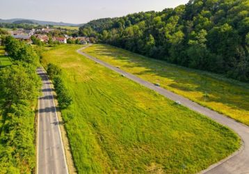 Stavební pozemek na prodej, Police