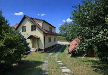 Rodinný dům k pronájmu, Štítná nad Vláří-Popov / Štítná nad Vláří