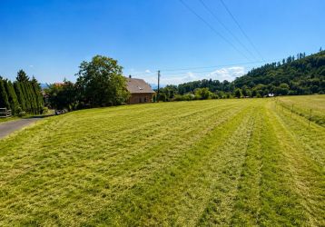 Stavební pozemek na prodej, Třinec / Guty