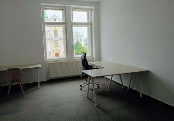 Komerční nemovitost k pronájmu, Opava / Město