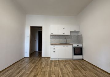 Byt 1+kk k pronájmu, Rýmařov / Národní