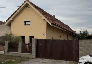 Rodinný dům k pronájmu, Cítov