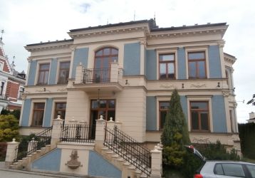 Komerční nemovitost k pronájmu, Opava / Předměstí