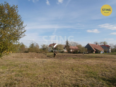 Stavební pozemek, Holice - fotografie č. 1