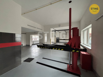 Komerční nemovitost, Krnov / Pod Cvilínem - fotografie č. 1